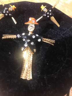 Scarecrow earrings With Pin