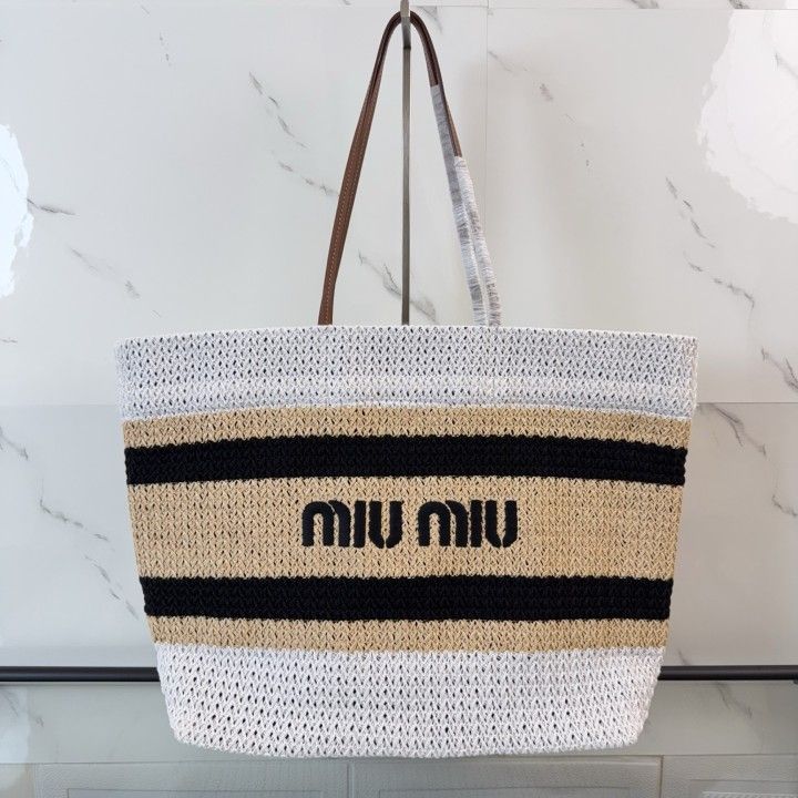 Fashionable and versatile shopping bag