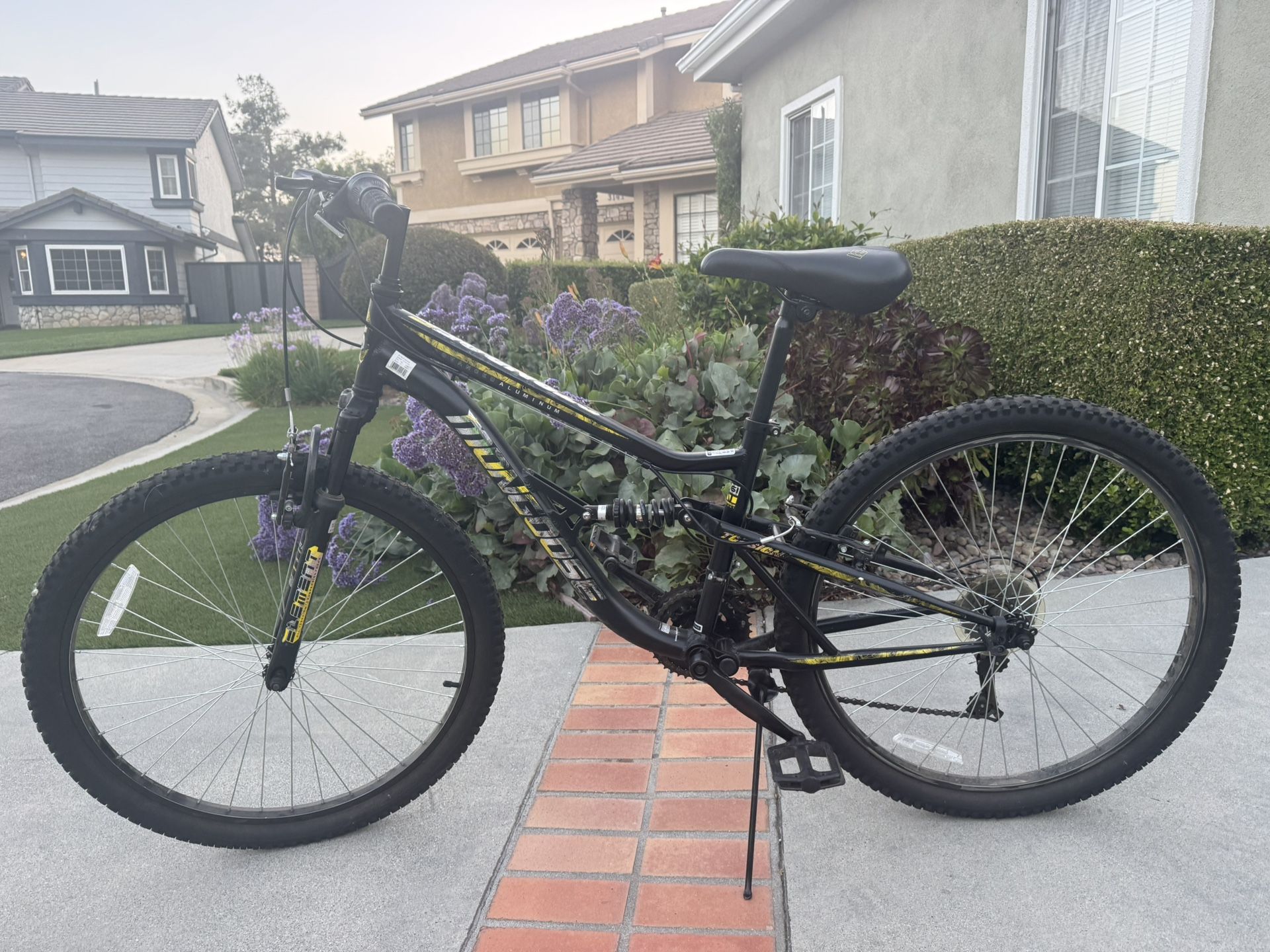 Bicycle—24-26 Inch 18 Speed
