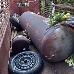 250 Galons Propane Tank