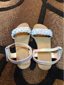 Sandals children place girls