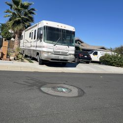 32 Ft, No Slide, Gasoline, 25000 Miles,  In  Lima Linda 