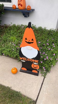 Halloween gnome lights up