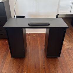 Nail Desk 