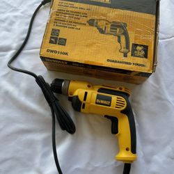 Dewalt 3/8 Keyless Chuck Electric Drill