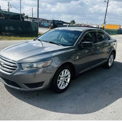 2014 Ford Taurus