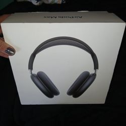 APPLE AIRPODS MAX With SMART CASE (BRANDNEW IN BOX)