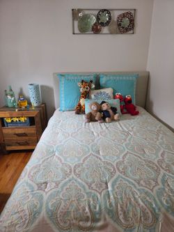 Bed full size