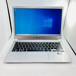 Samsung 13” 900X3L Core i5-6200u 2.4Ghz 8GB 250GB SSD Windows 10 Slim lightweight