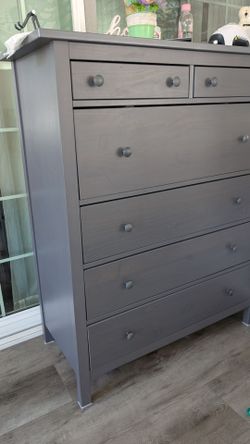 Ikea Hemnes 6 drawer dresser in gray