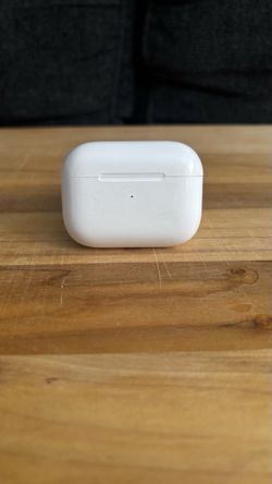 Apple AirPods Pro 2nd Gen EarPods A3049 USB-C MagSafe charging. ( FULLY CHARGED)