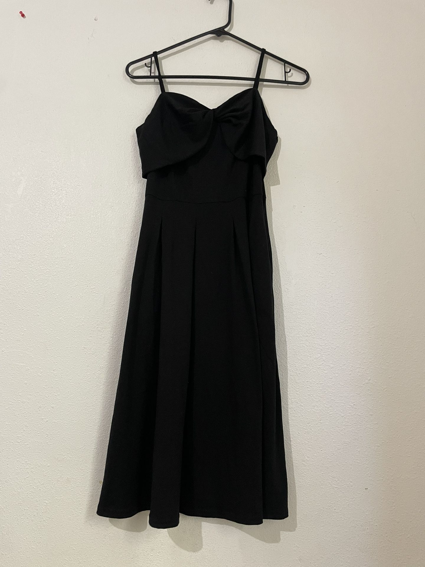 Yathon Black Dress