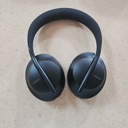 OPEN BOX: BOSE 700 NOISE CANCELLING HEADPHONES 