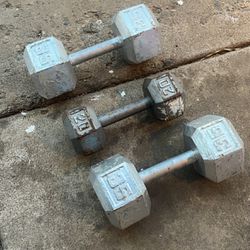 (2) 35 lbs weights set And 20 lbs 