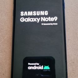 20) GALAXY NOTE 9. BLUE. 128GB HARD DRIVE AND 6GB RAM. HAS small CRACK ON BOTTOM RT CORNER OF SCREEN BUT EVERYTHING WORKS 100%. IVE BEEN USING THIS PH