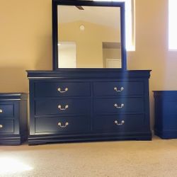 3-pc Bedroom Set - Dresser W/ Mirror + 2 Nightstands - $350