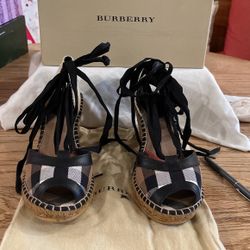 Burberry Size 11M Gently Worn