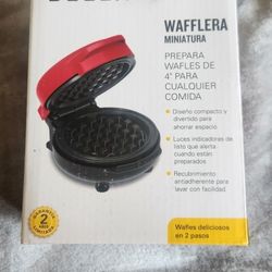 Mini Waffle Maker 