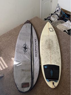 5’ 9” surfboard