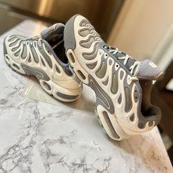 Tenis Nike Talla 6.5  Color Blanco Con Gris $ 110 