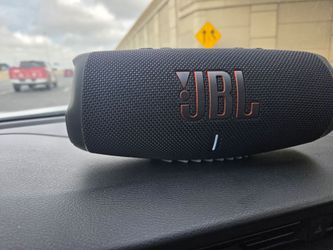 Nice jbl Bluetooth speaker only $99