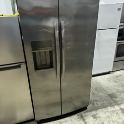 Frigidaire Fridge 