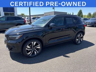 2025 Volvo XC40