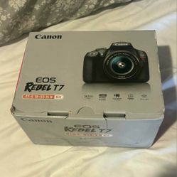 Canon EOS Rebel T7 Camera Kit