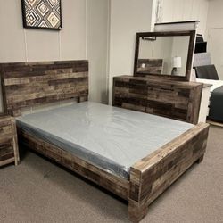 Derekson Gray Panel Bedroom Set