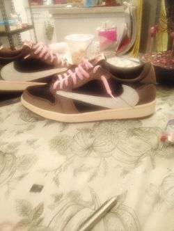 Travis Scott Nike Low-Top Sneakers Brown and Pink