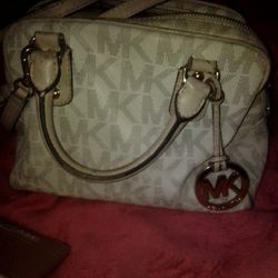 COACH, STEVE MADDEN, KATE SPADE, MICHEAL KORS, AND MORE!!! 