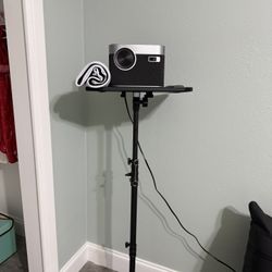 Projector with Stand And Screen 