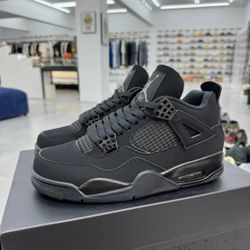 Air Jordan 4 Retro Black Cats 2025