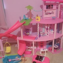 Giant Barbie Dream house 