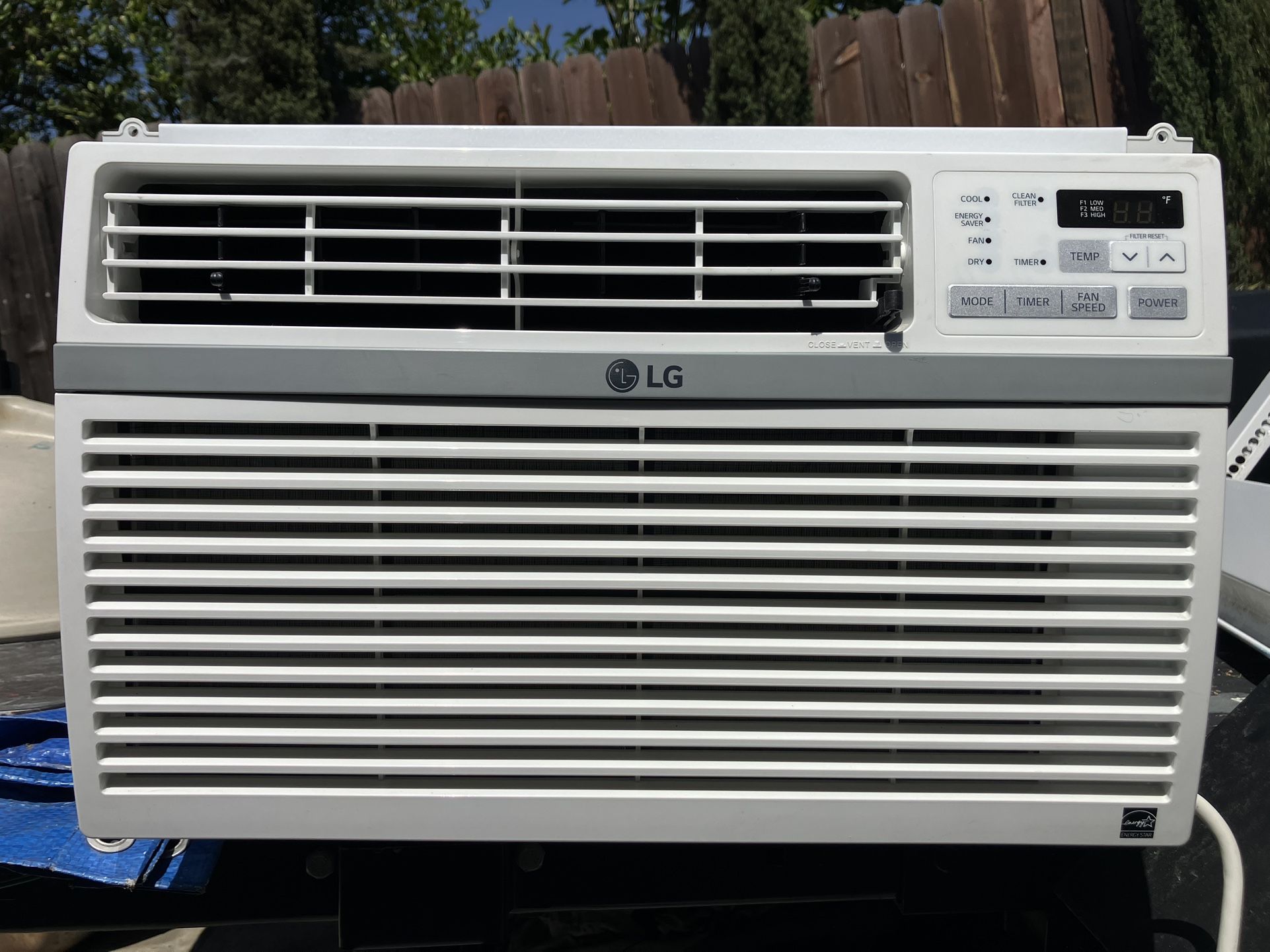 LG 8,000 BTU Window Air Conditioner, 115V, Cools 340 Sq.Ft. for Bedroom, Living Room, Apartment with Remote Ac A/c Cooler Fan