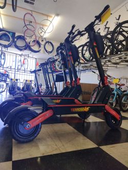 New terrosor e scooter with utility pouch and digital screen