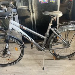 Hurry Hurry Now For The Low Aluminum Mountain Bike In Good Shape 