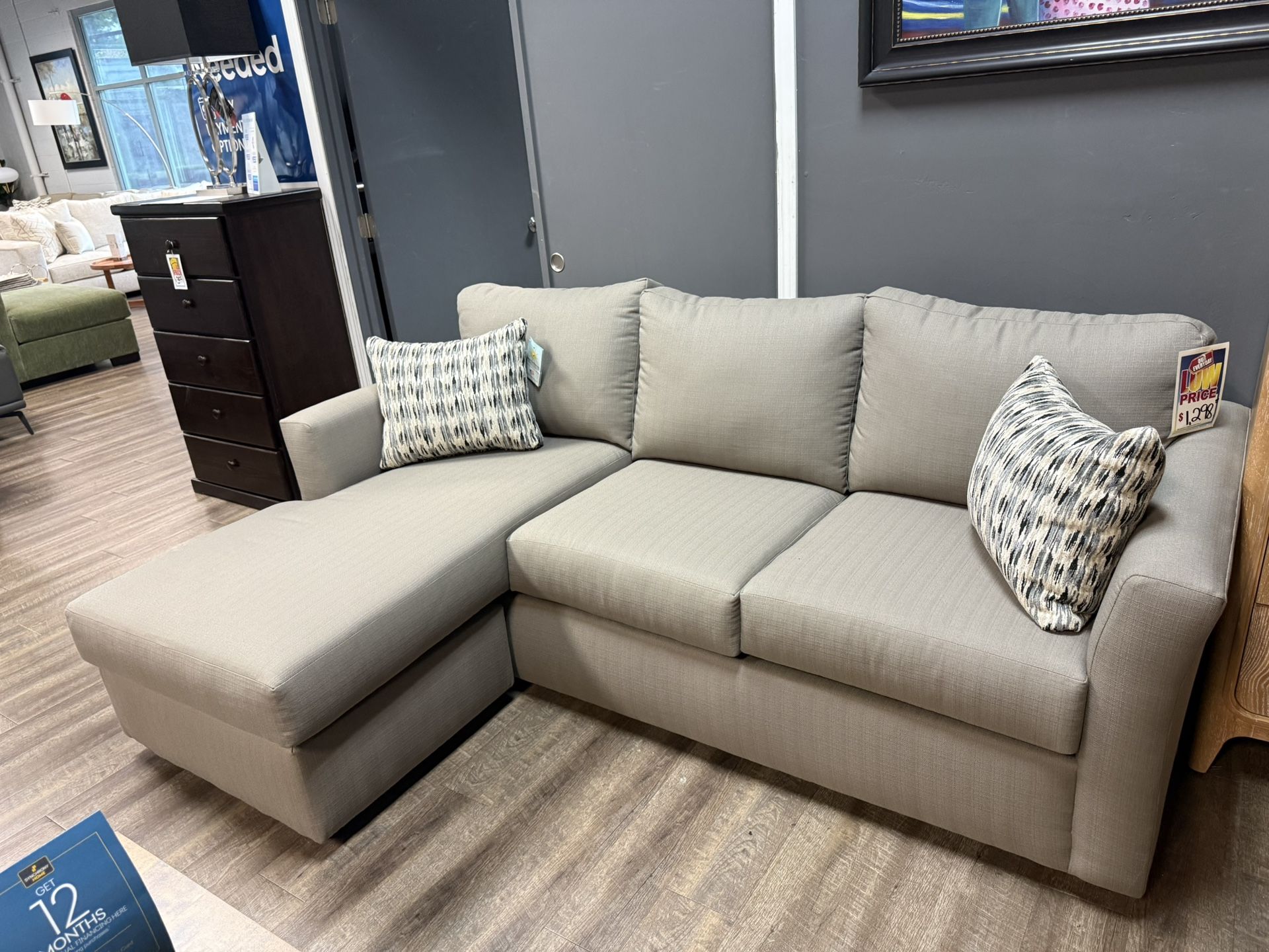 2pc Reversible Chaise Sectional 