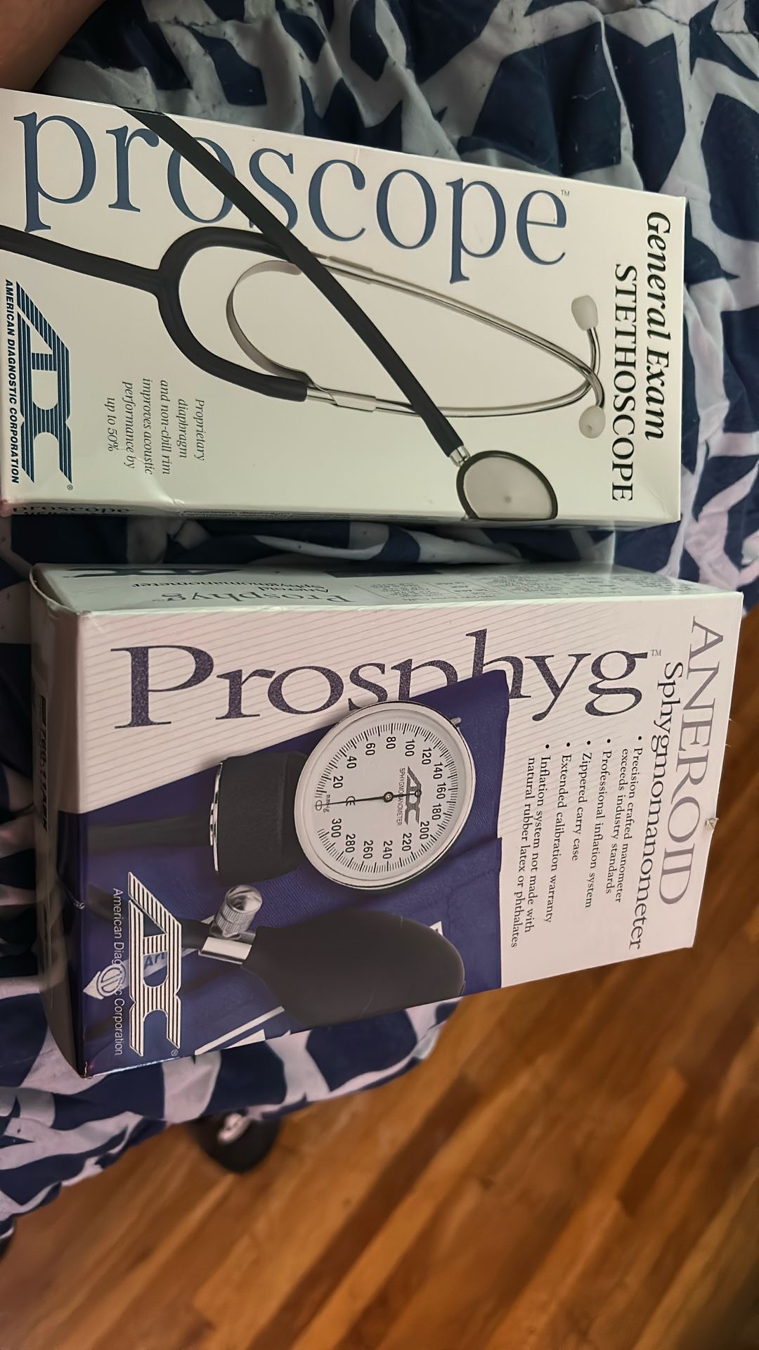 Nursing Tools / Stethoscope/ Sphygmomanometer 
