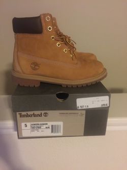 Timberland 6” Grade school size 5 Youth