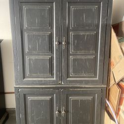 Z Gallery Armoire