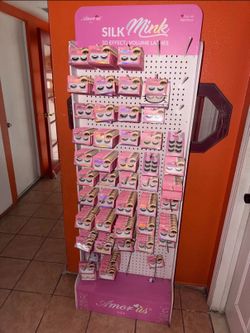 Lashes + lash stand
