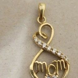 10k Mom Pendant Cz