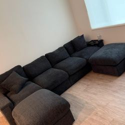 Sectional W/ 2 Ottoman
