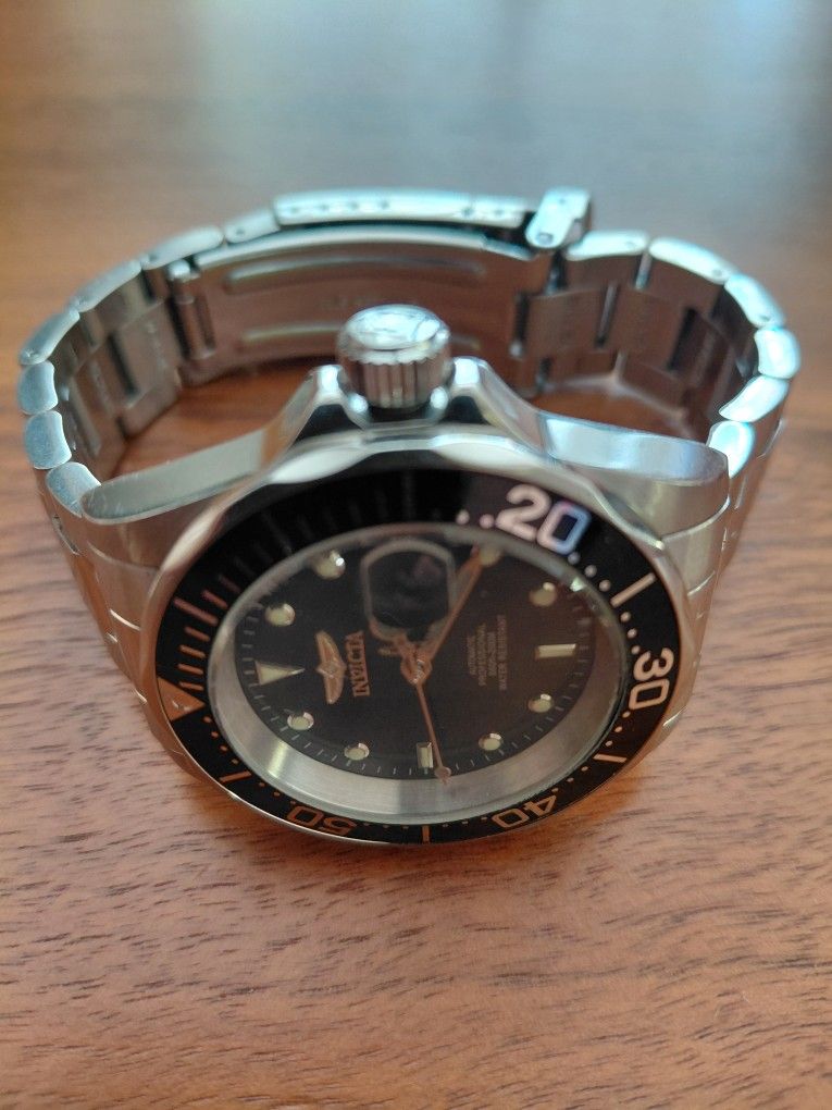 Men's Invicta Watch *does not work*