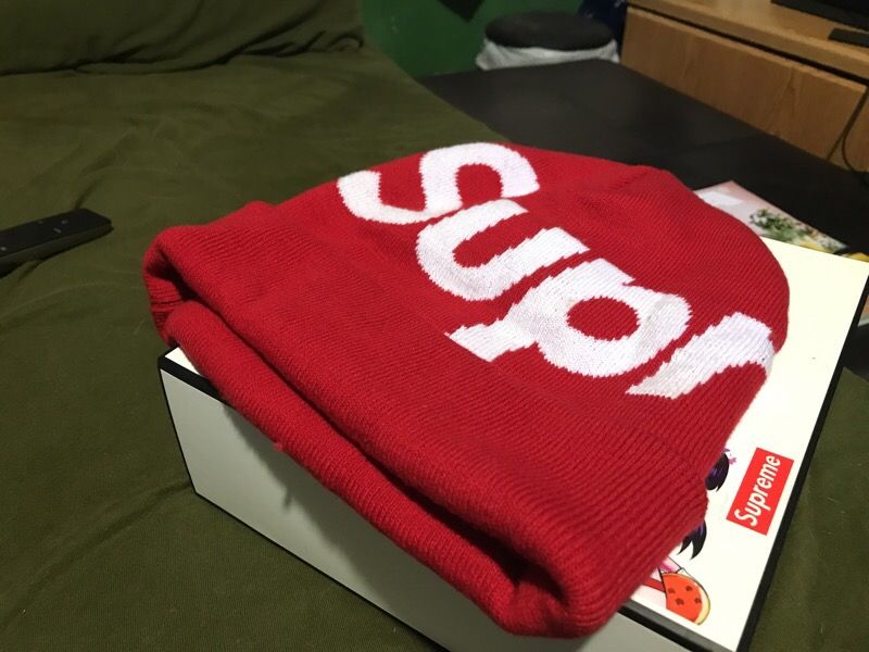 Supreme big logo beanie