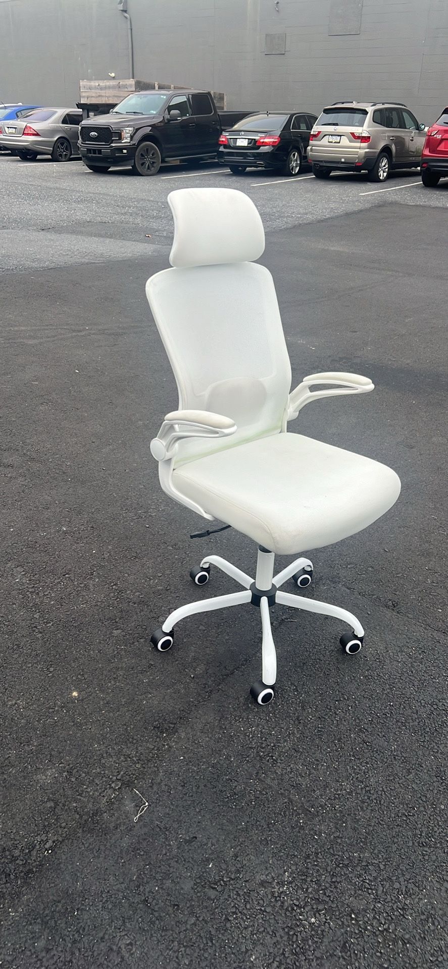 Good Condition Super Comfortable Adjustable Desk Chair