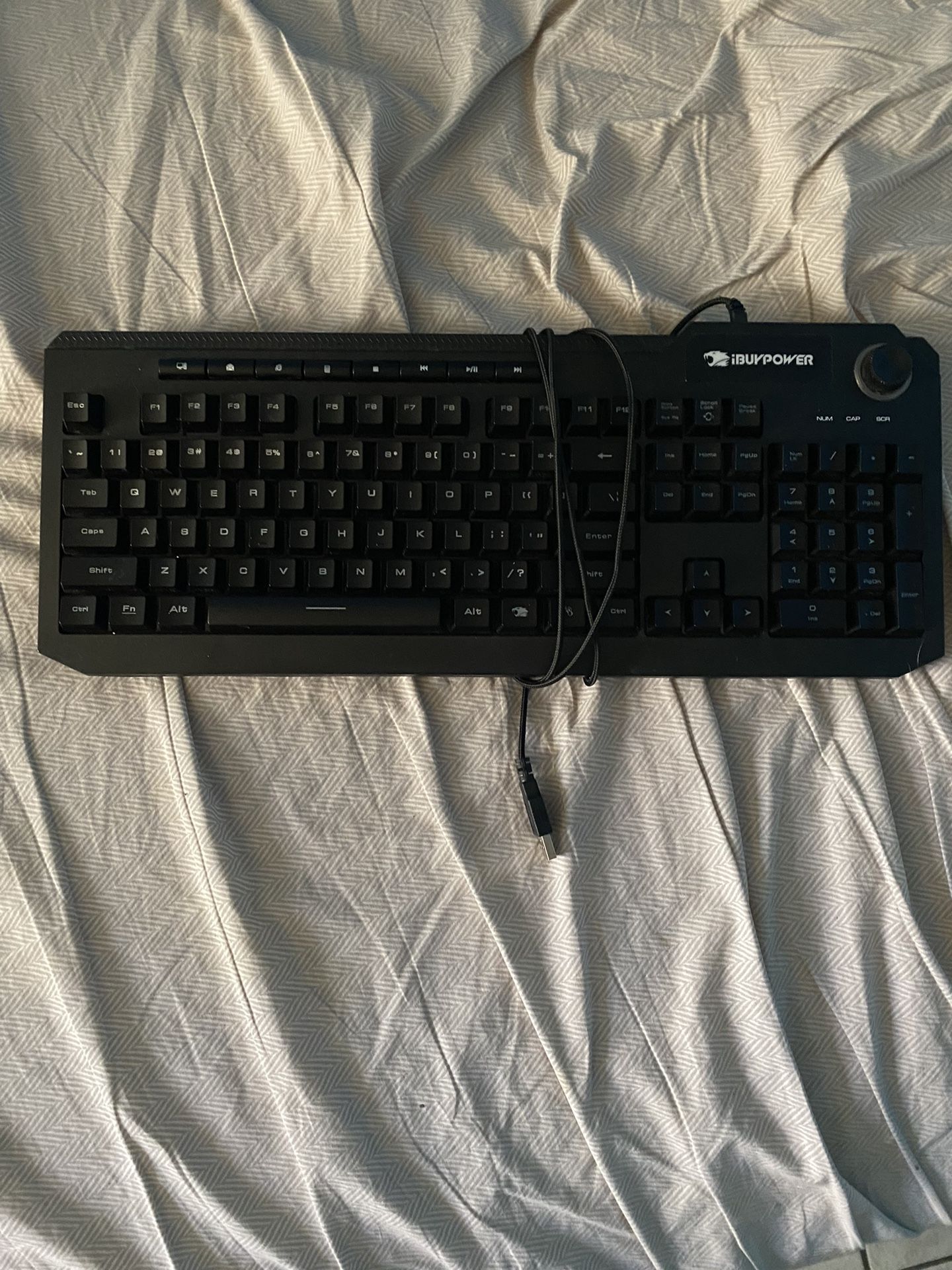 Ibuypower Ares M2 Wired RGB Gaming Keyboard