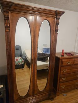 Wardrobe closet