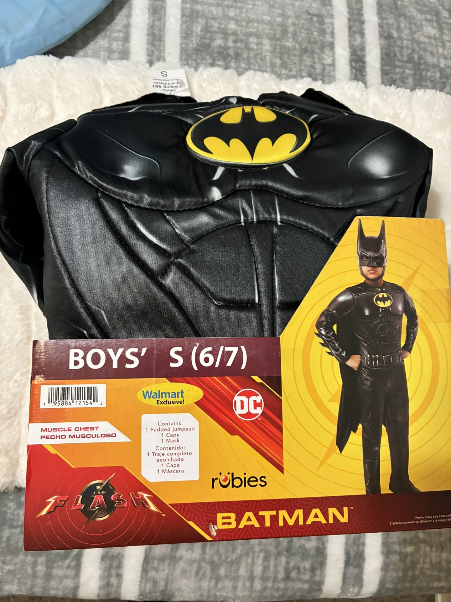 Boys Batman Costume – Size S (6/7)